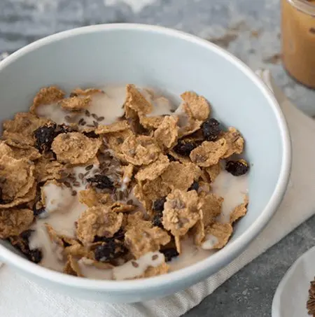 Banana Raisin Smoothie Bowl